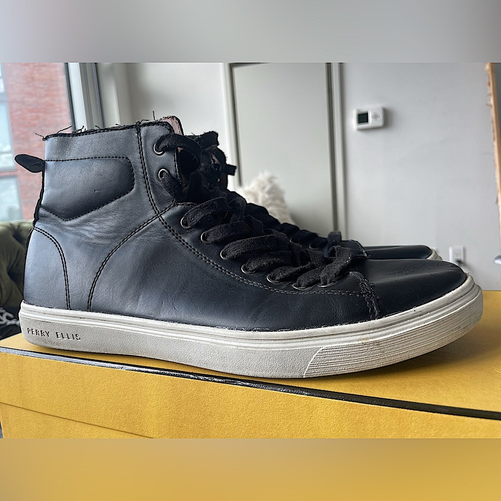 Perry Ellis Olson High-Top Sneaker